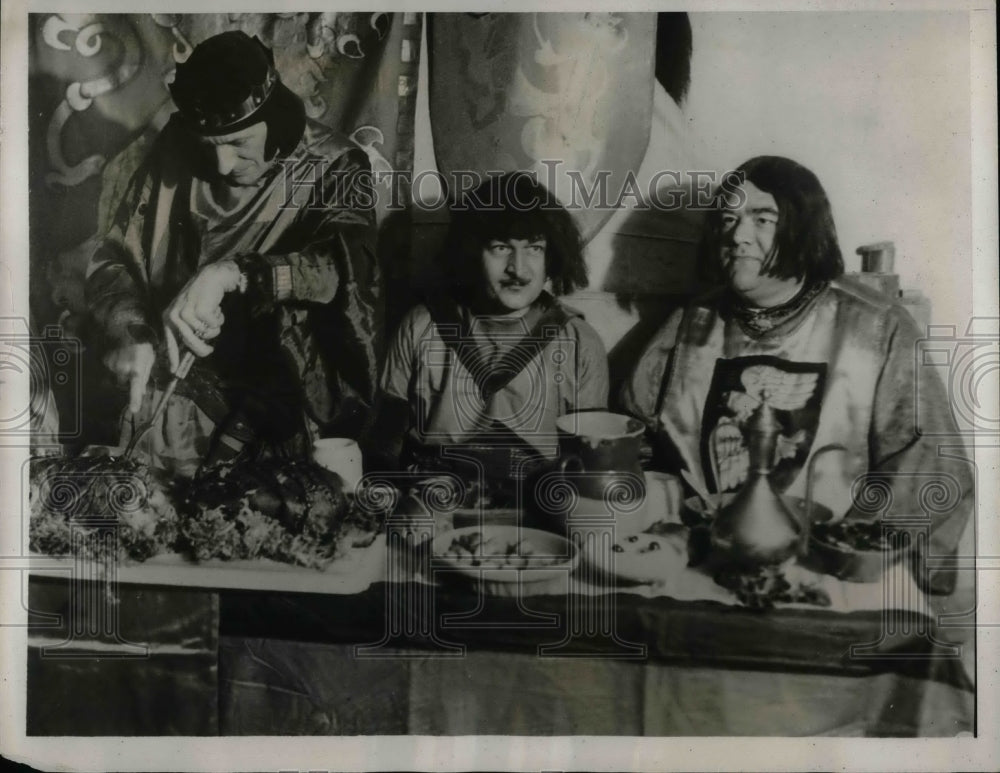 1932 Press Photo 3 Members of Companion of Camelot - Historic Images