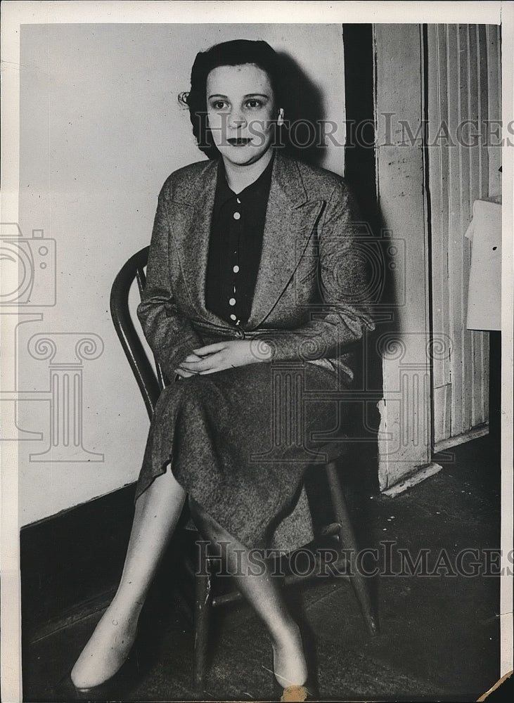 1939 Press Photo Mrs. Lorraine Metzser of Aurora, Grandmother at 32 - nea71143 - Historic Images