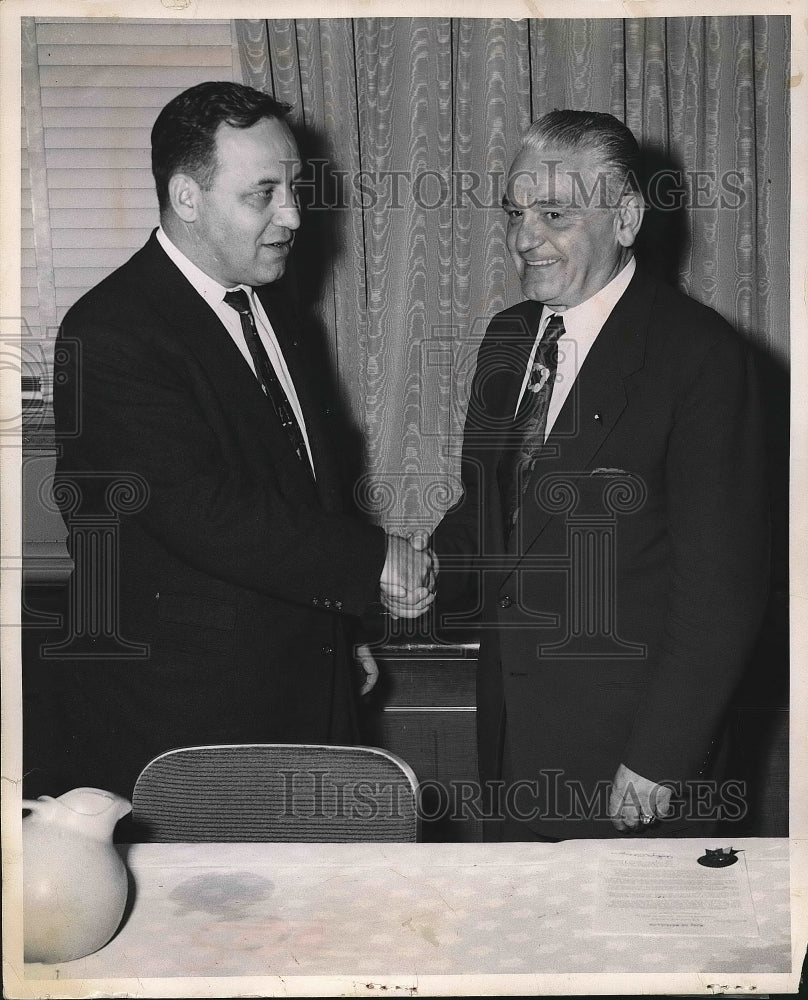 1954 Press Photo John S. Nagy &amp; Ollie Downs of NE Ohio AAU Org. - Historic Images