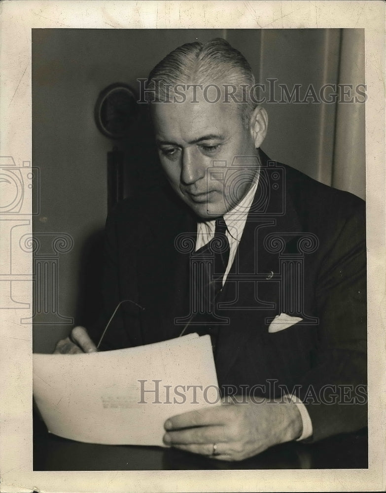1945 Press Photo Mr Albert M. Hegley of Cleveland, Ohio - nea71235 - Historic Images