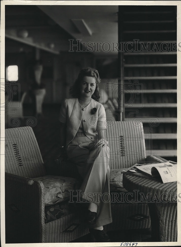 1939 Press Photo Miss Andree Le Friant on the SS Ile De France - nea71263-Historic Images