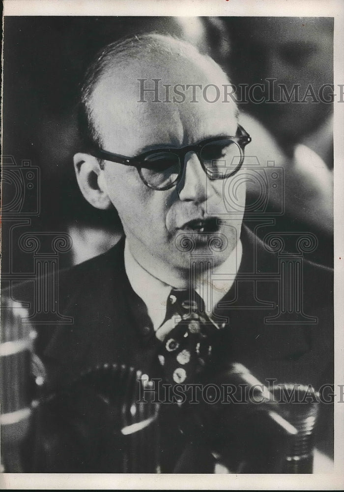 1953 Press Photo A man speaking at a press conference - nea71292 - Historic Images