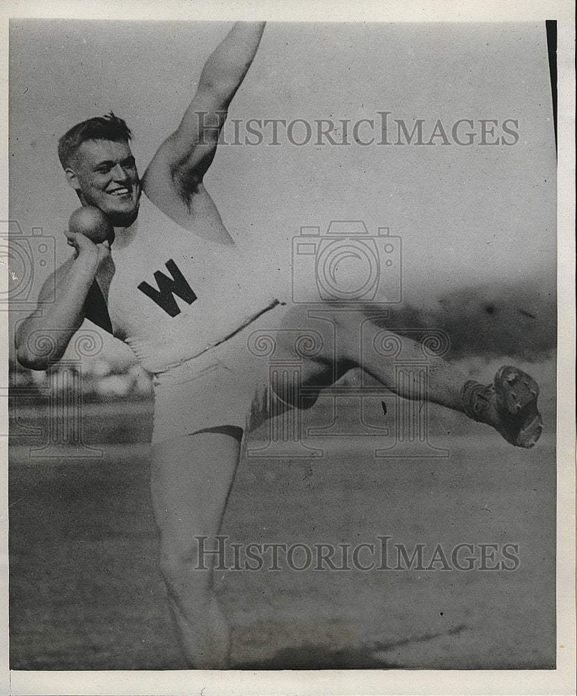 1934 Press Photo Prof. Arlie Mucks, Univ. of Wis shotputter - nea71389 - Historic Images