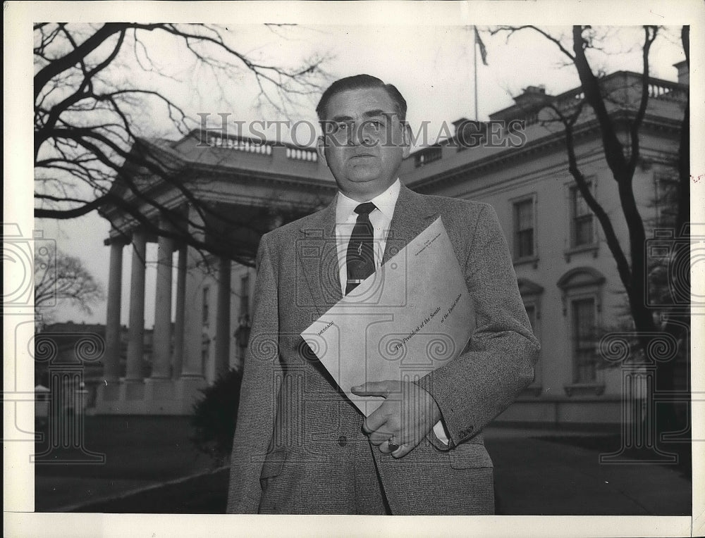 1955 Press Photo Unknown Man Standing in Front of White House - nea71522 - Historic Images