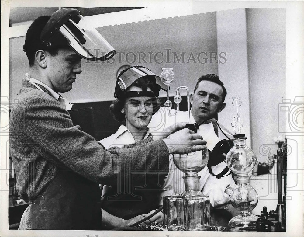 1958 High School Science Students Conducting Experiment  - Historic Images
