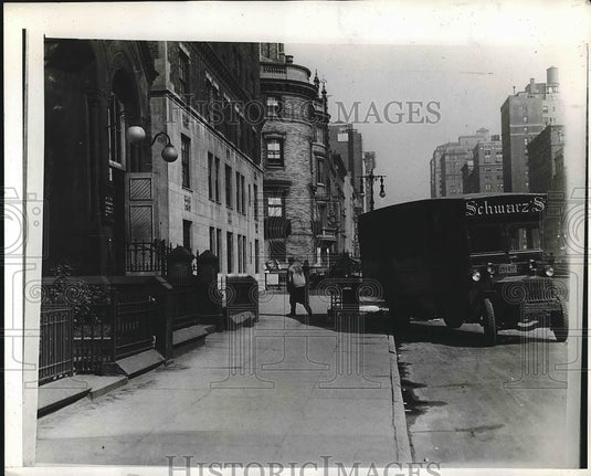 1927 Schwarz's Moving Van  - Historic Images