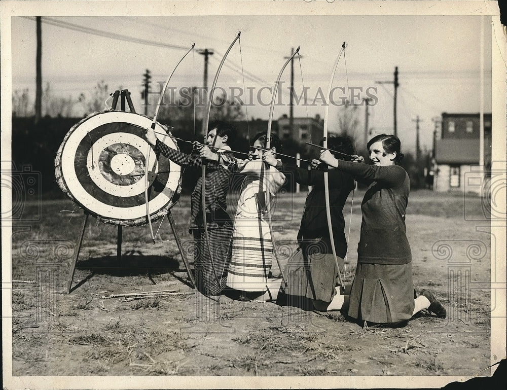 1929 Coed archery team of Drexel Institute  - Historic Images