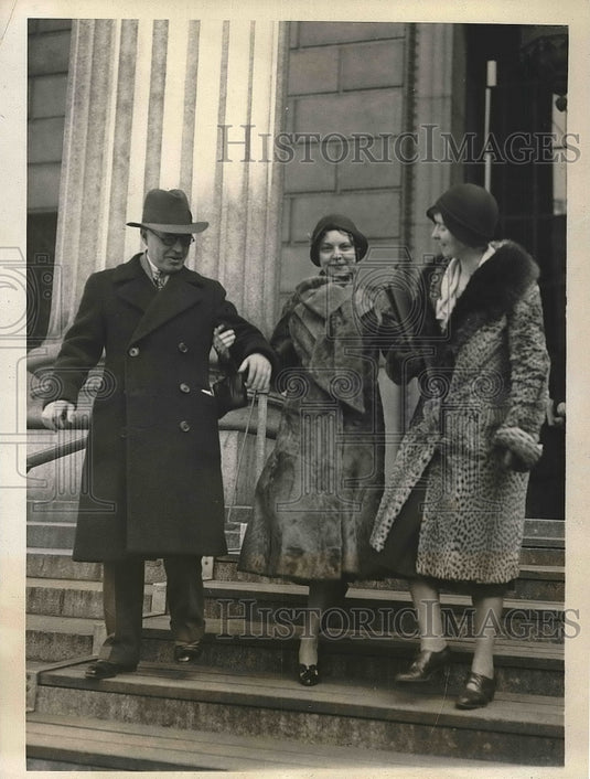 1931 Press Photo Pauline Lilley exiting Supreme Court in New York - Historic Images