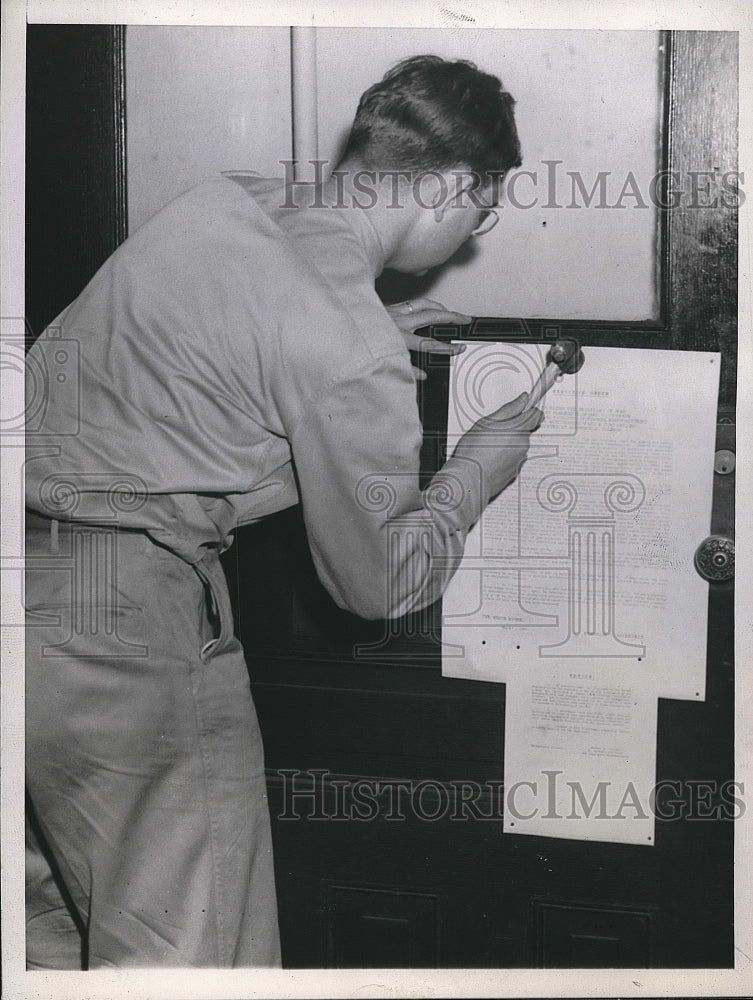 1944 Staff Edward Tarbert put Notice of Seizure of the Hummer Comp. - Historic Images