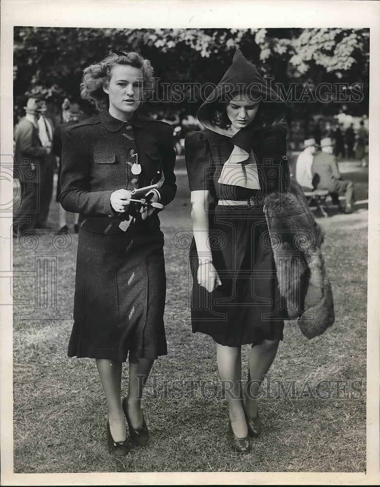 1939 Press Photo Socialites Ms. Barbara Ridder and Ms. Katherine Jones - Historic Images