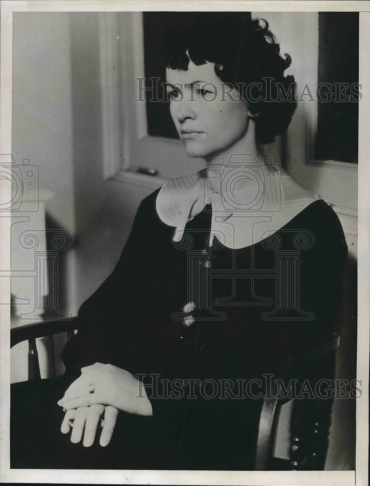 1935 Mrs. Daisy Alexander Root after being arrested - Historic Images