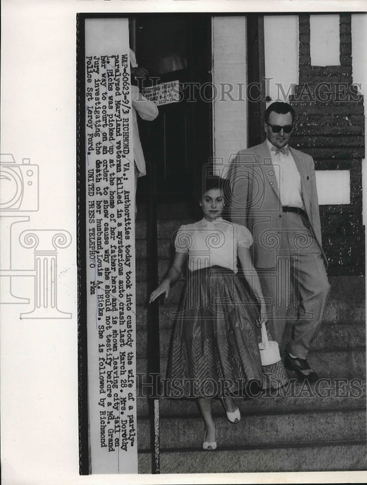 1934 Mrs. Dorothy Hicks with police Sgt. Leroy Ford  - Historic Images