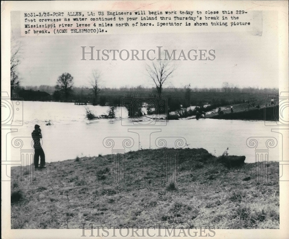 1949 Press Photo Port Allen. La US Engineers work to stop flooding - nea72240 - Historic Images