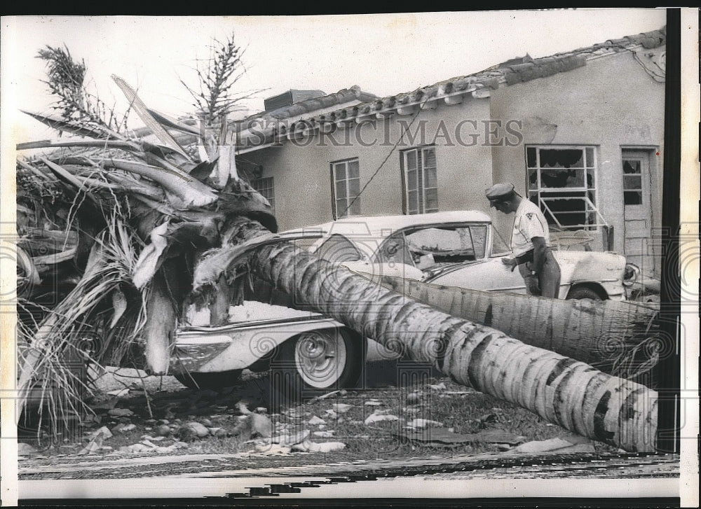 1959 Press Photo Remnants of automobile after hurricane - nea72245 - Historic Images
