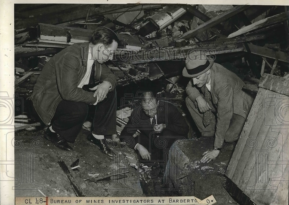 1939 Press Photo S.J. Pearce, R.D. Leitch and L.B. Berger at mine investigation - Historic Images