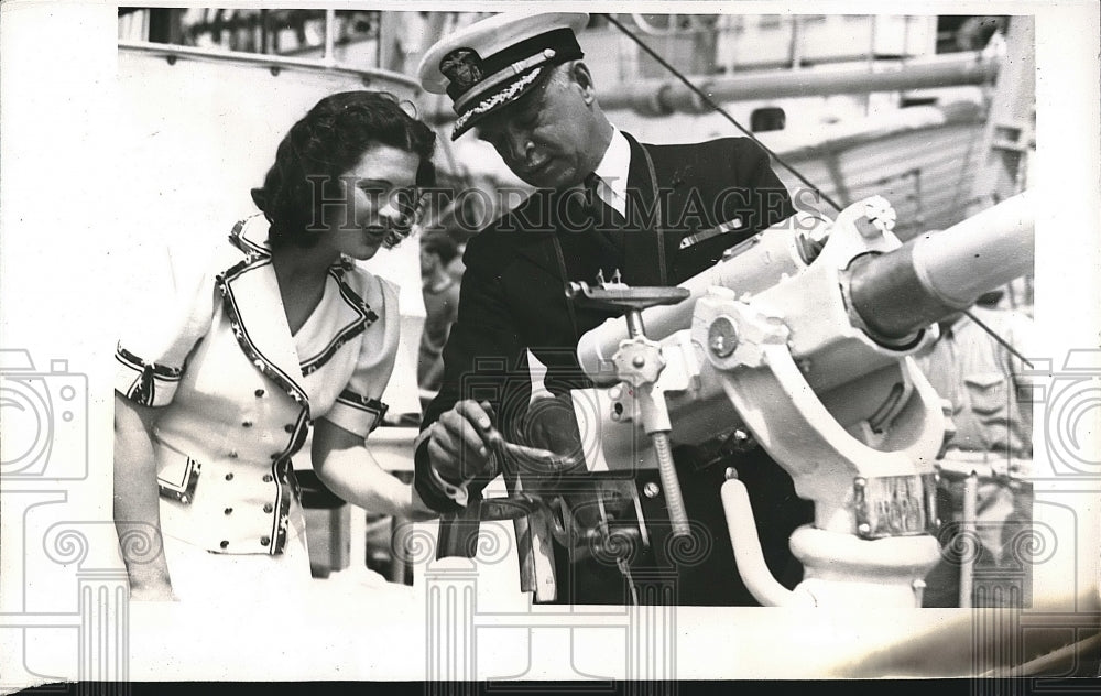 1939 F.C. Huntoon, US Navy, Cherry Festival Queen Jean Halmond - Historic Images