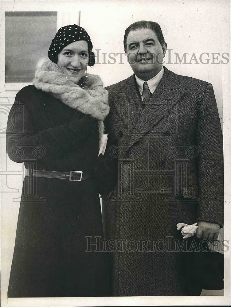 1936 Mr. and Mrs. Gilbert Miller arriving at New York  - Historic Images
