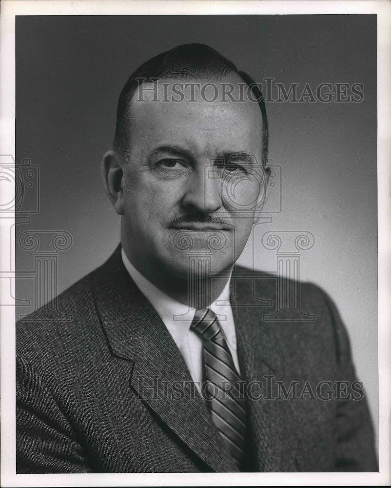 Press Photo Boyd Lewis Pres. of N.E.A. posing for photo - nea72465 - Historic Images