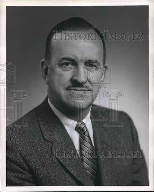 Press Photo Boyd Lewis Pres. of N.E.A. posing for photo - nea72465 - Historic Images