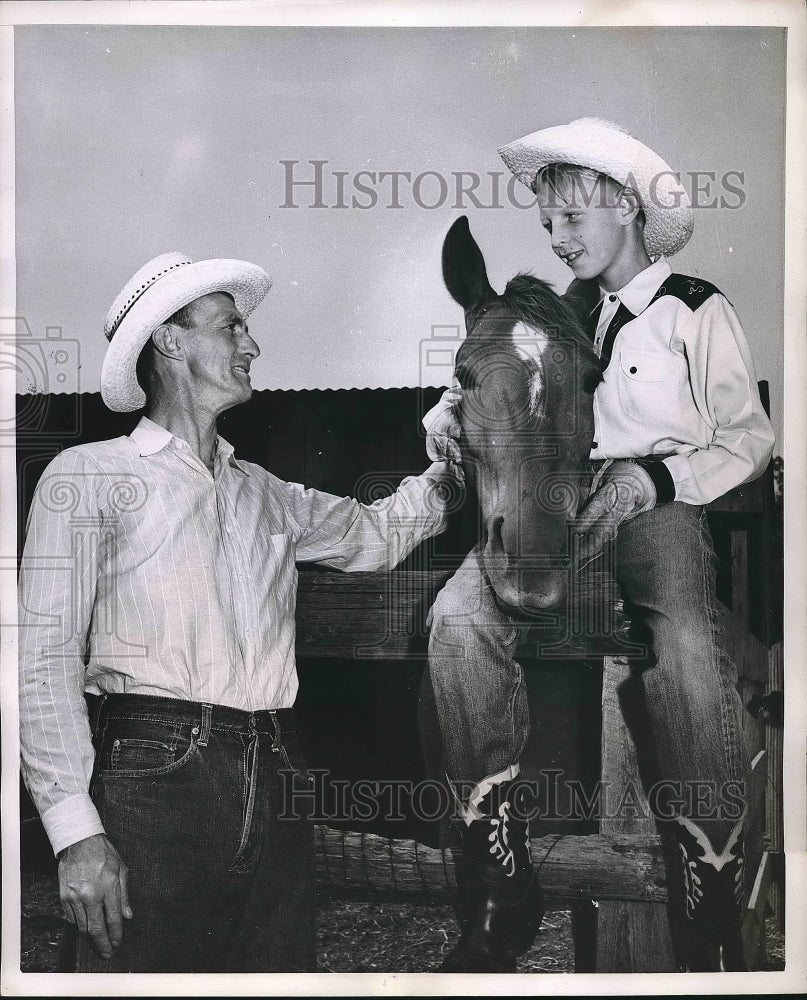 1952 Press Photo Plate Mill roller horse owner Al Phillips and son - nea72532 - Historic Images