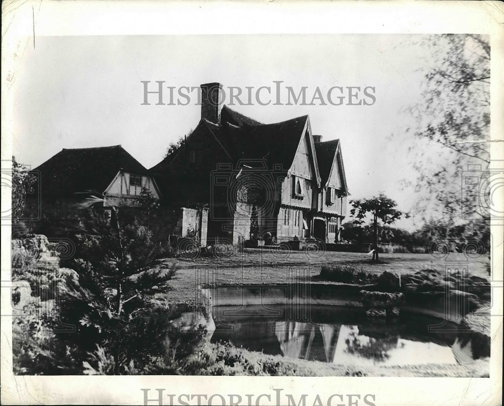1944 Press Photo Edna Blue Children&#39;s Colony in England, helps foster parents of-Historic Images