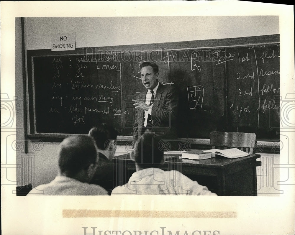 1962 Press Photo Washington University Associate Professor Stanley Spector - Historic Images