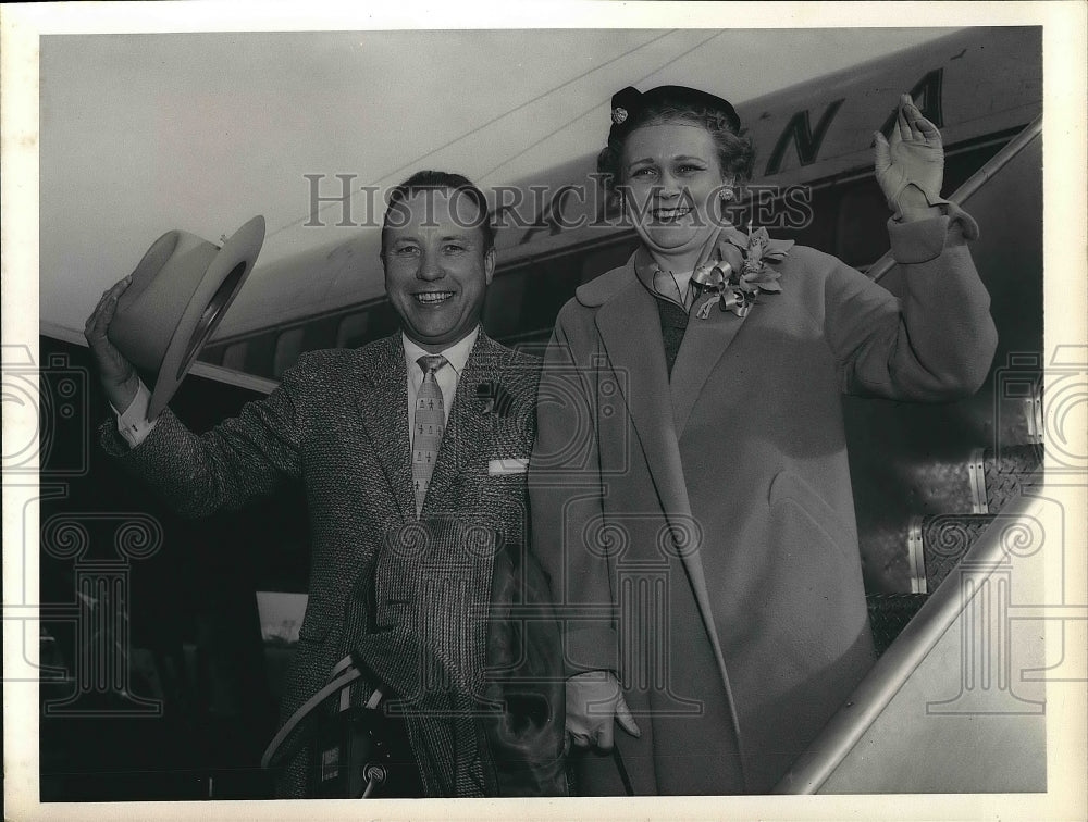 1955 Press Photo Ramona Bettemeyer of Nebraska, Mrs. America, Carl Bettemeyer - Historic Images