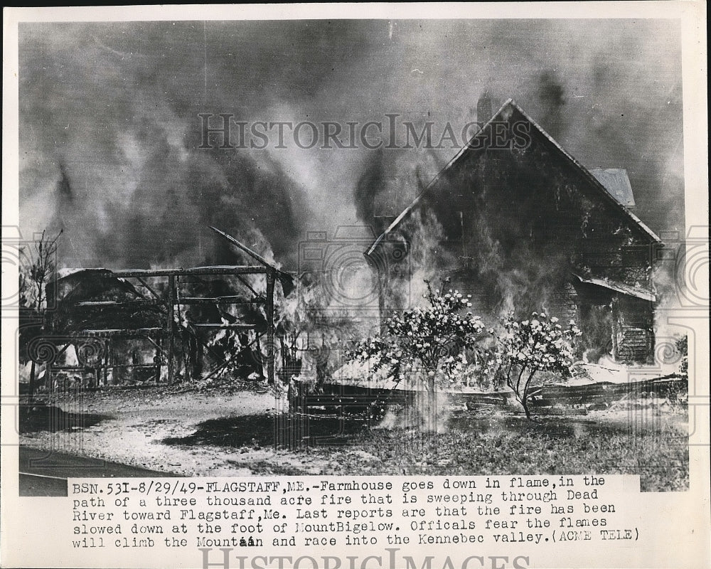 1949 Press Photo Flagstaff, Me. a farmhose in path of a forest fire - nea72713 - Historic Images