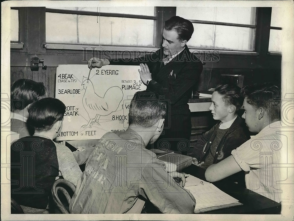 1943 Chicago Hgts, Ill Bloom HS John Rosenberg &amp; students - Historic Images