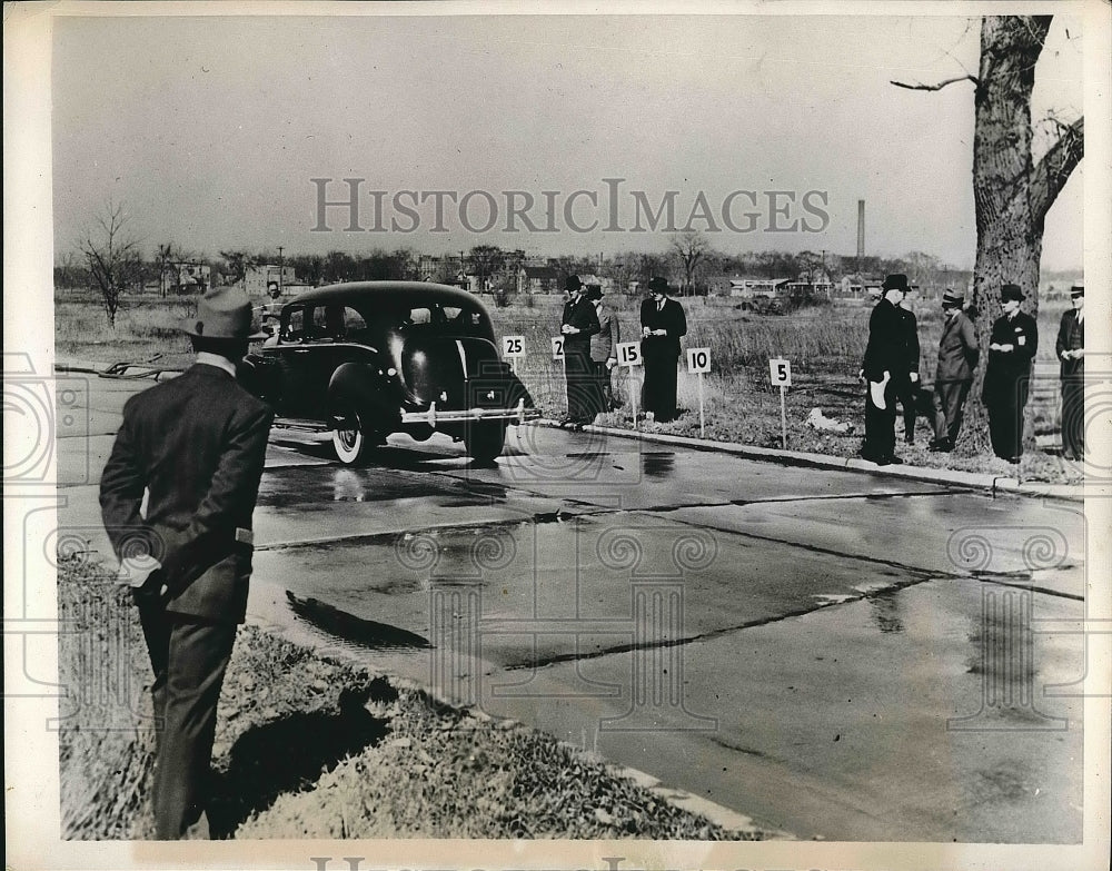 1938 Police traffic Bureau testing new tires  - Historic Images