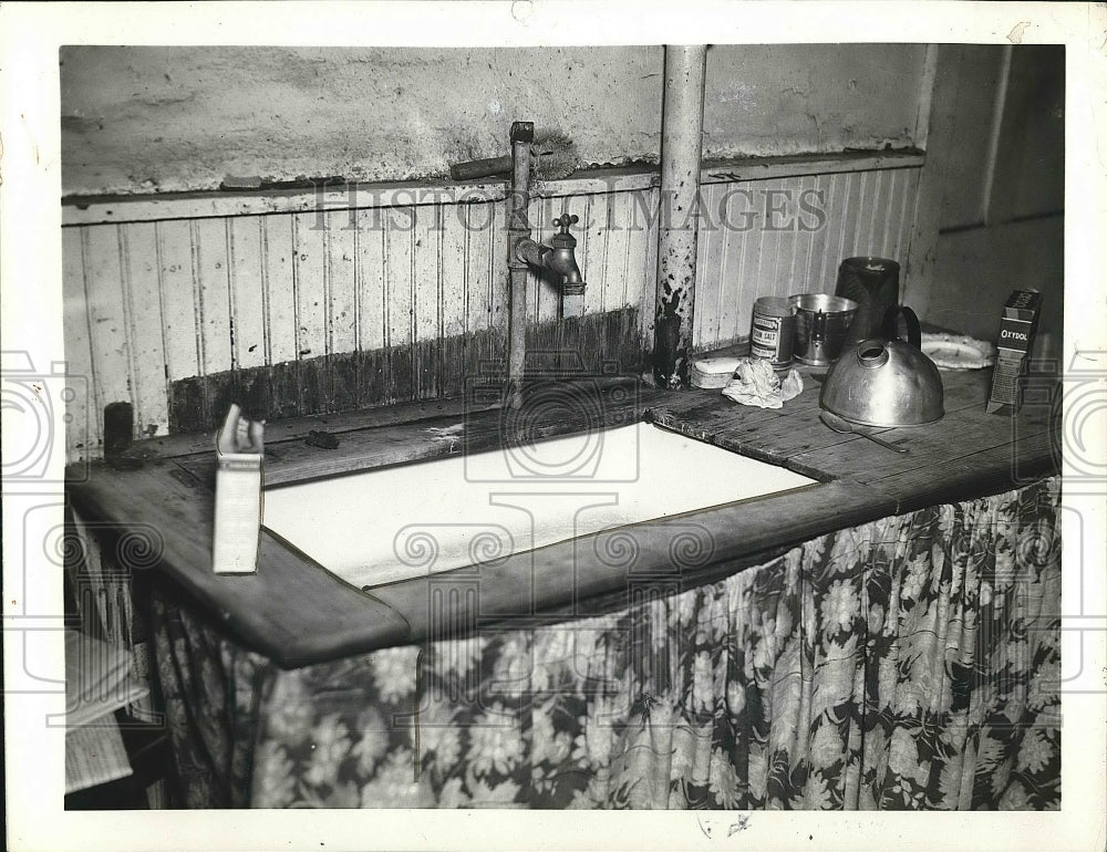 1957 Press Photo Old Antique Wooden Sink Display - Historic Images