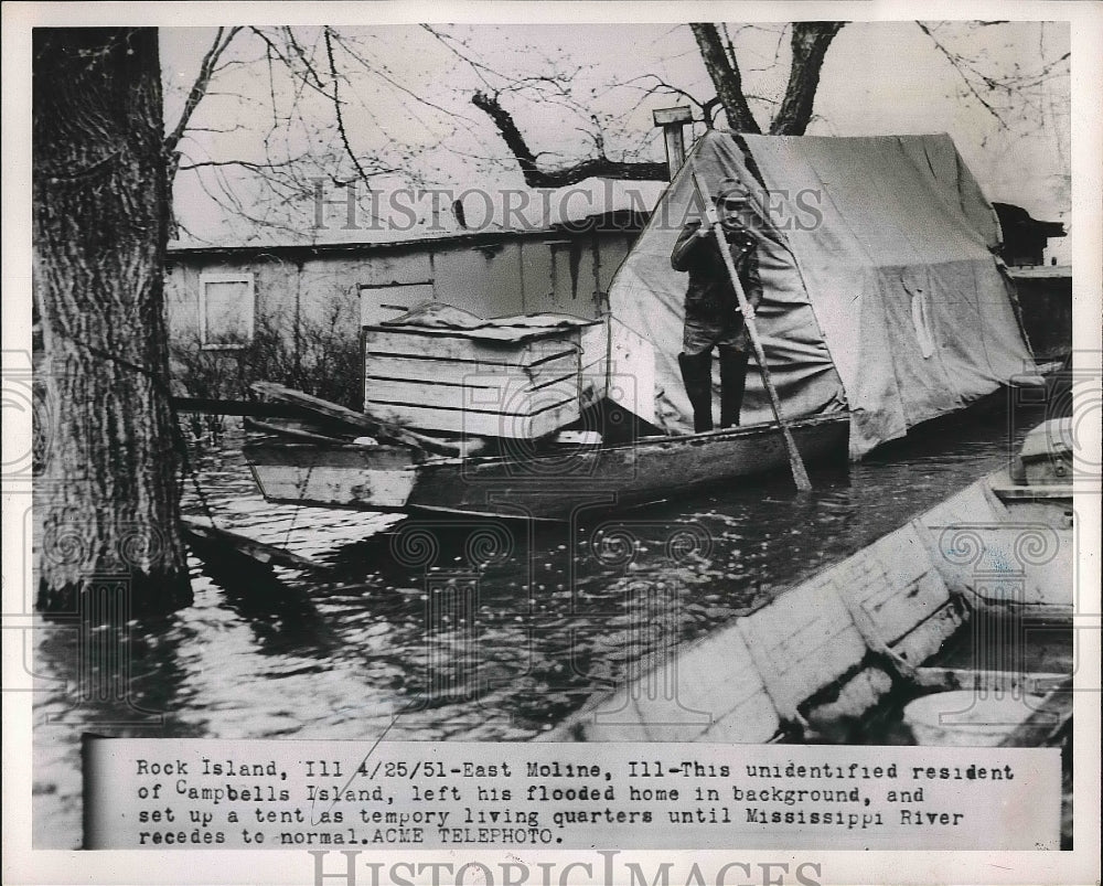 1951 Press Photo East Moline Resident Leaving Flooded Home in Canoe with Tent - Historic Images