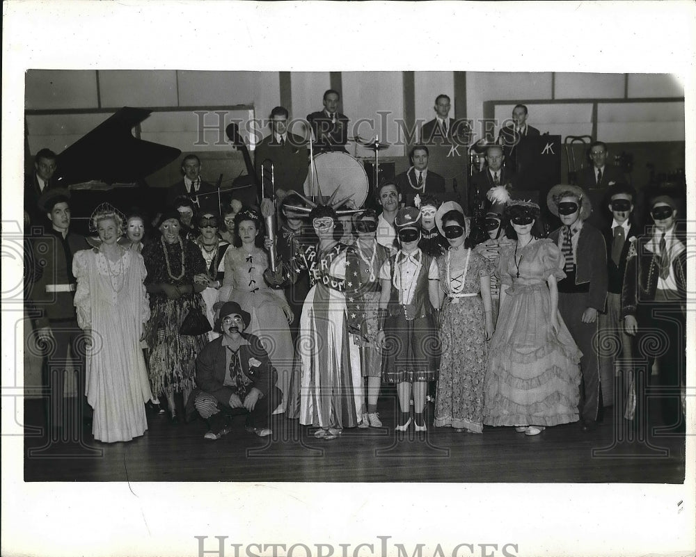 1942 Aragon Dancing Event Portrait of Participants  - Historic Images