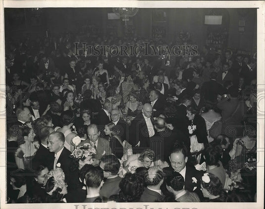 1945 View of Sherry's Restaurant, gathering place for Socialites - Historic Images