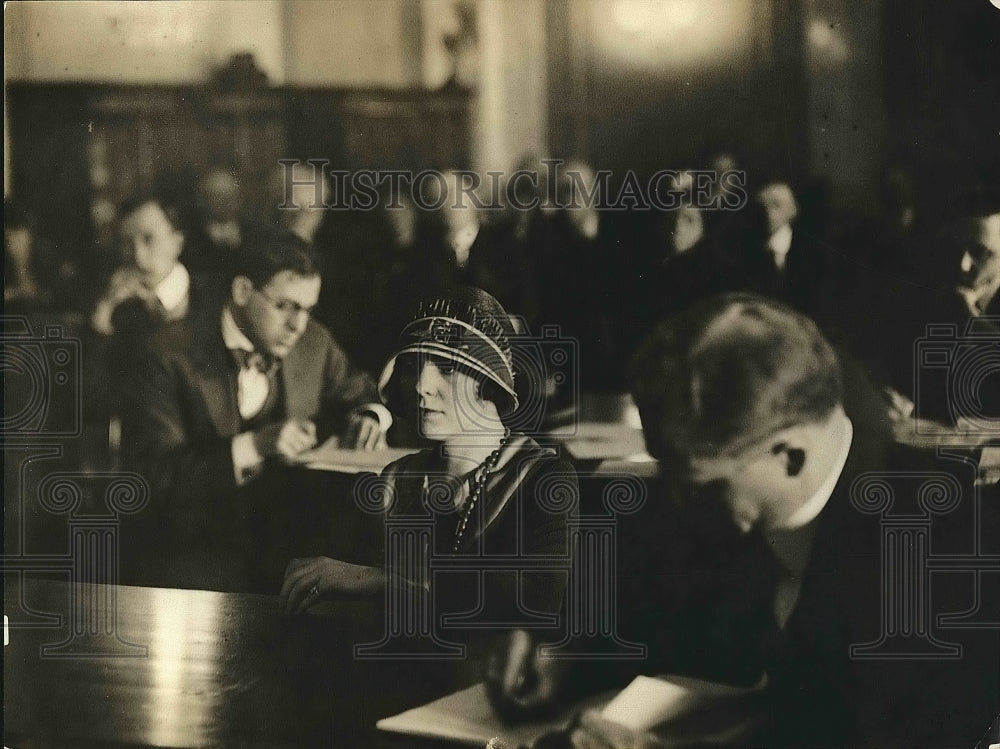 1924 Press Photo Mary Yeager testifying before Senate Committee - nea73215 - Historic Images