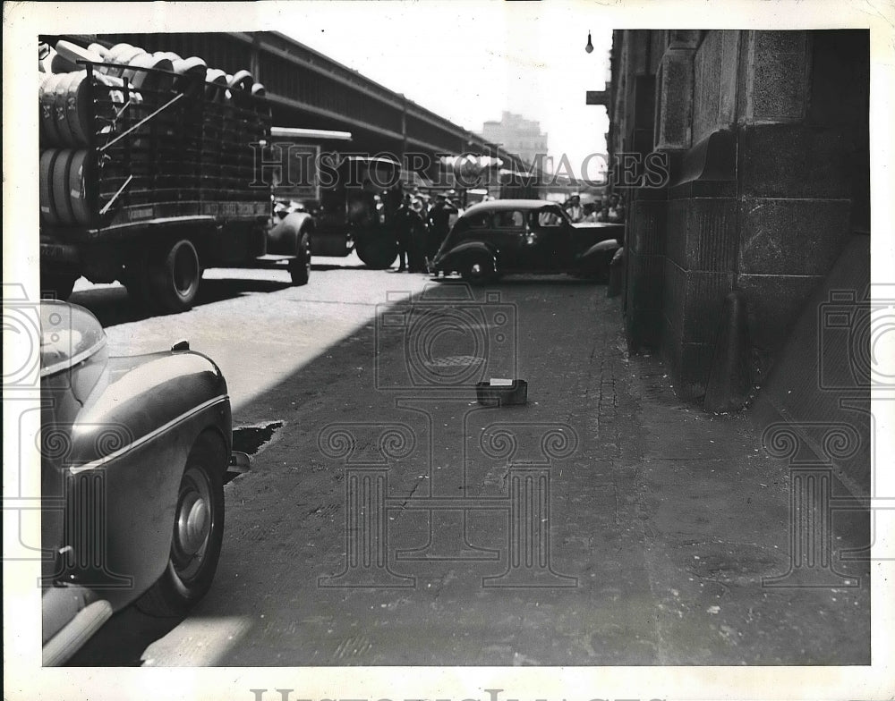 1941 Package that is suspected to be a bomb  - Historic Images