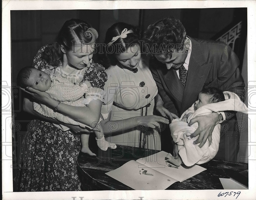 1941 NYC, Mrs V Miceli,P Miceli,Mrs J Conti,CM Washburn  - Historic Images