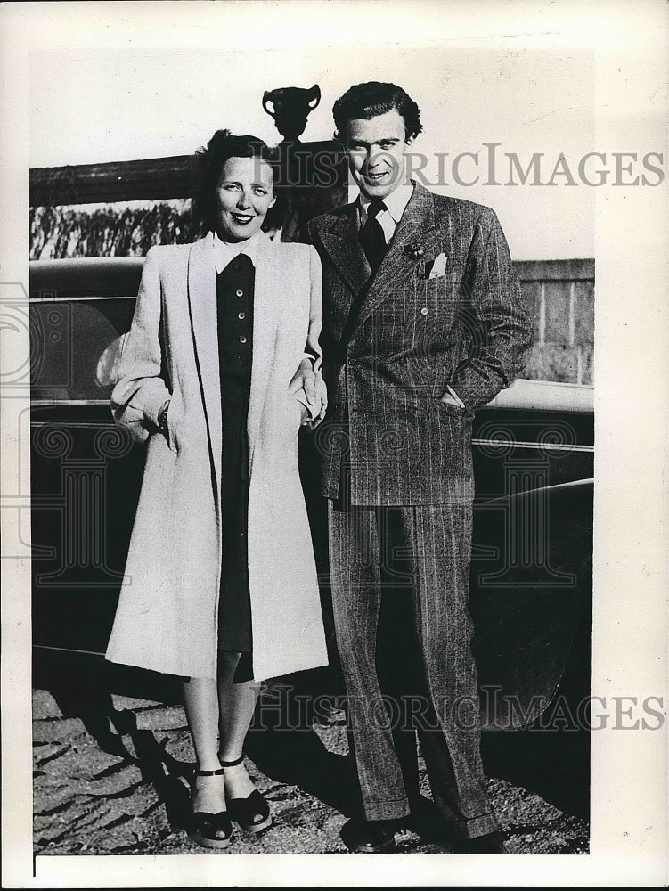 1946 Swedish Prince Karl Johan &amp; fiancee Kerstin Wijkmark - Historic Images