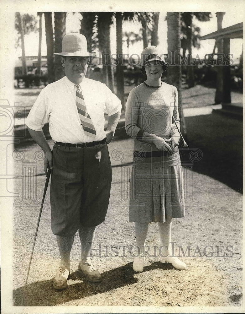 1928 Mr & Mrs Harry Kase golfing at Palm Beach, Fla.  - Historic Images