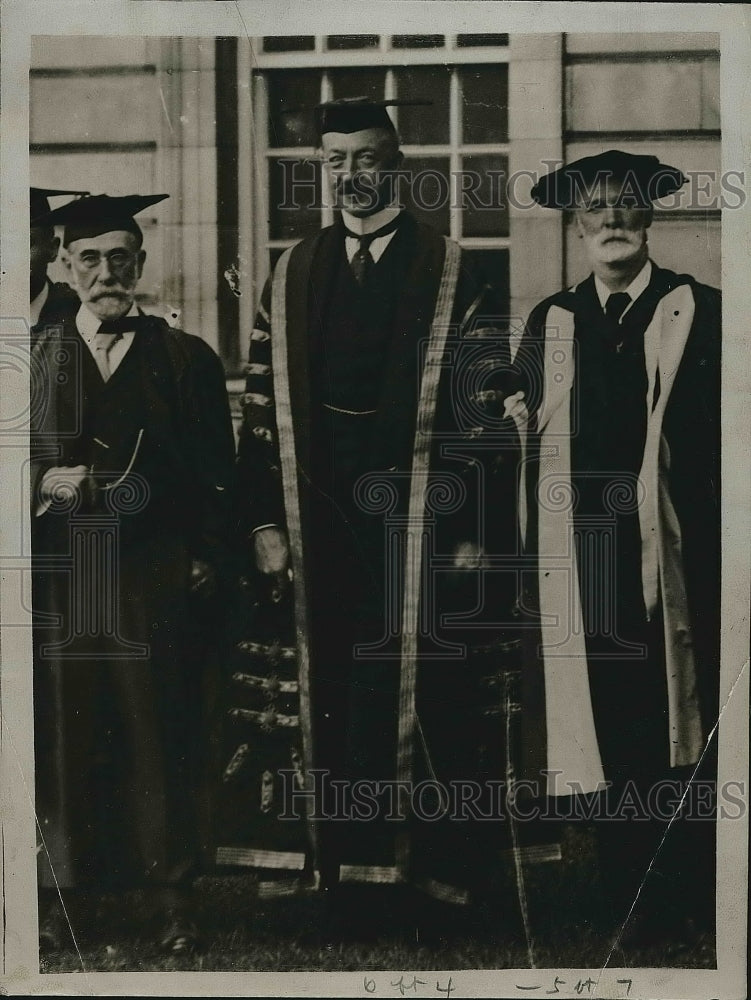 1920 Lord Kernyon in University robes in London  - Historic Images