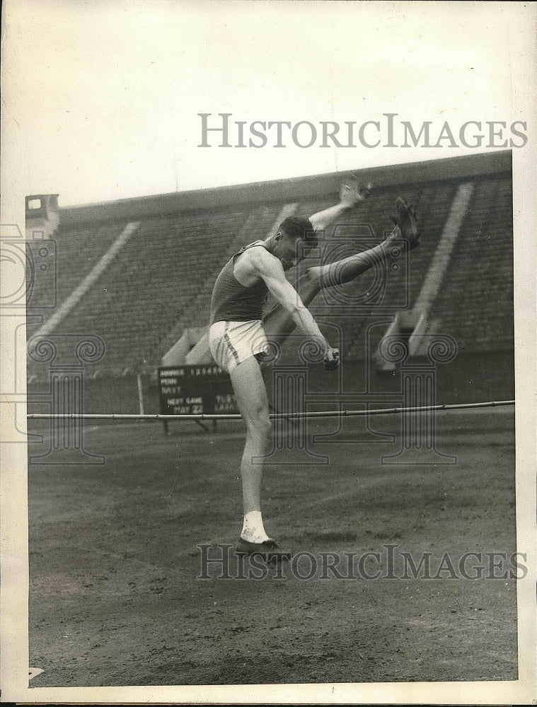 1923 Press Photo High Jumper Shown Thayer of the University of California - Historic Images