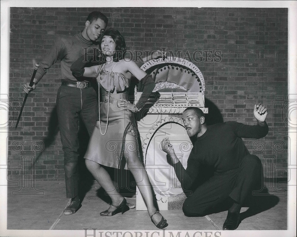 1964 Press PhotoHerbert Kerr, Virginia Grady, Clarence Winston in a play - Historic Images