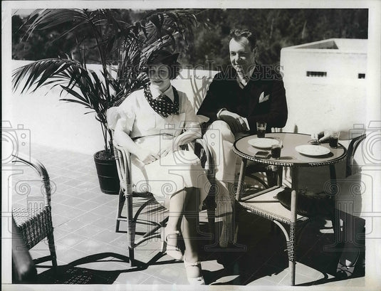 1935 Press Photo Mr & Mrs Henry W. Islay in Bermuda on vacation - Historic Images