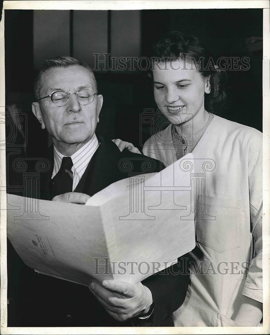 1944 Westinghouse lamp Division, Gale Meuromsef & Ilia E Meuromstef - Historic Images