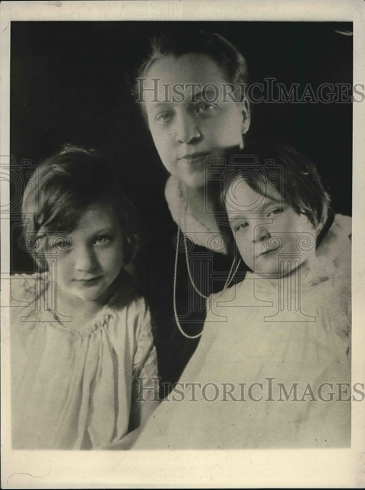 1930 Press Photo Madeline Lawton, Children Jane and Betty Ann Missing - Historic Images