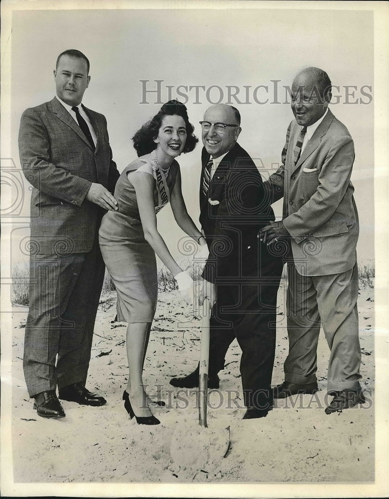 1960 C. Huber, Mrs. Marilyn Johnson, Mayor Edward Johns, Bert Nevins - Historic Images