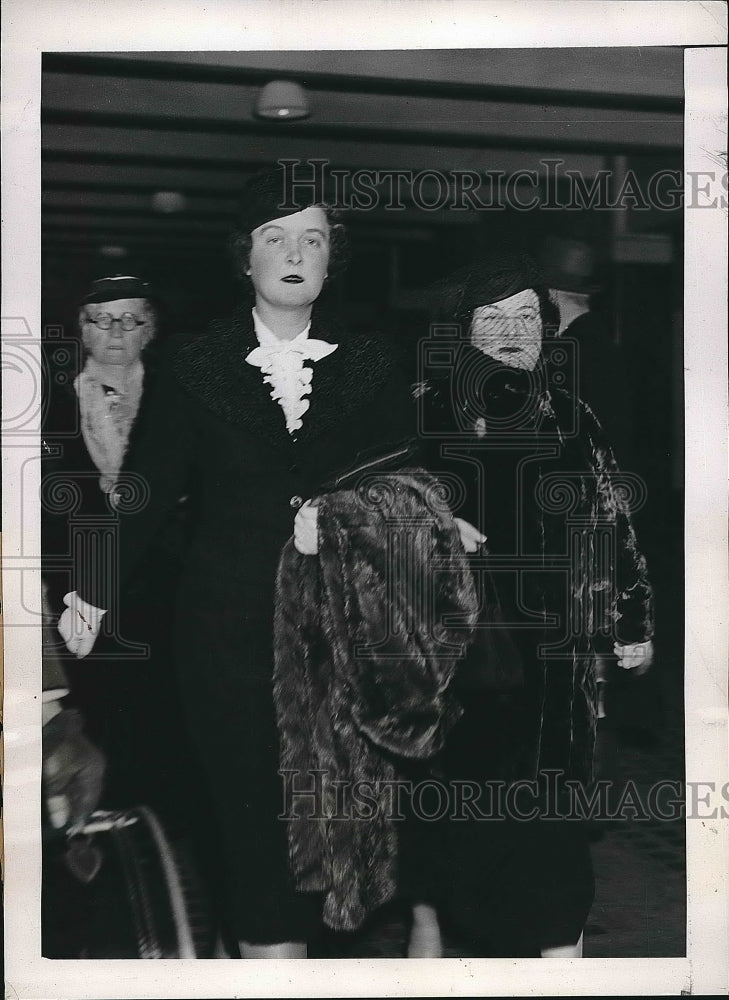 1937 Press Photo Mrs. James J. Hughes, Wife of Lt. Commander James Joseph Hughes - Historic Images