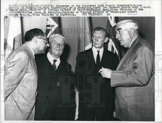 1960 Press Photo Manzur Gadir Maurice Couve de Murville, Robert Gordon Menzies-Historic Images