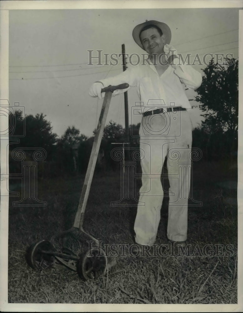 1942 James V. Allred gave up as federal judge to run for Senate - Historic Images