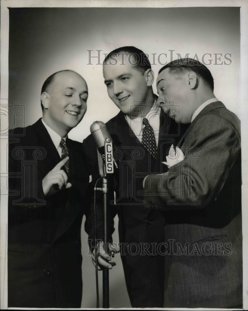 1944 Press Photo Jack, Carl and Dan on radio show "Sing Along" - nea74223 - Historic Images